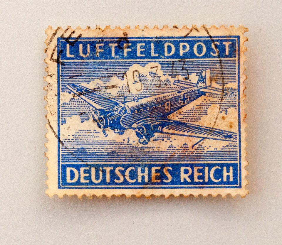 Feldpost von Hans 1943-03-19 Briefmarke Luftfeldpost Deutsches Reich Ju52