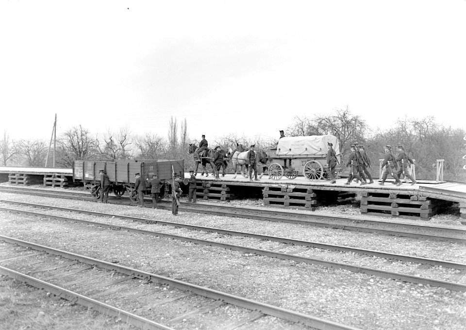 Feldrampe für den Eisenbahnverlad - CH-BAR - 3239476