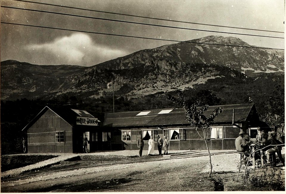 Feldspital in Osek, Ärztewohnungen, 10.5.1916. (BildID 15594915)