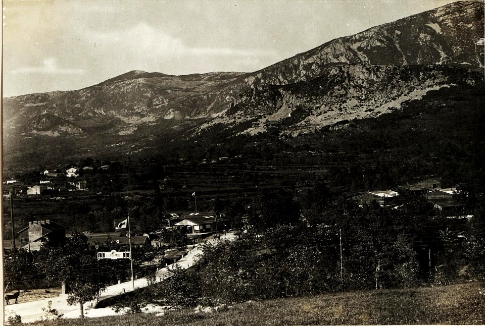 Feldspital in Osek, Gesamtansicht, 10.5.1916. (BildID 15594880)
