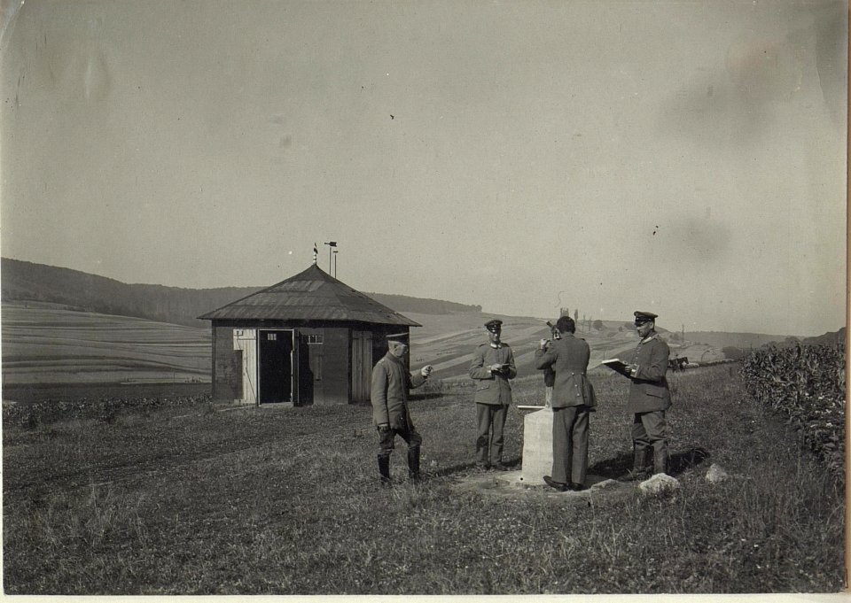 Feldwetterstation Brzezany, II. Die Beobachtung. (BildID 15727376)