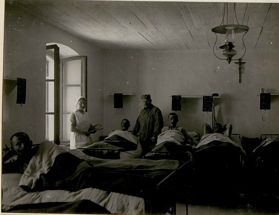 Feldspital 413.Krankenzimmer, in Serrada. (BildID 15515555)