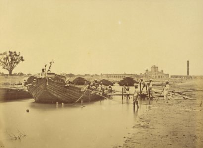Felice Beato (British, born Italy - (Bridge of Boats Below the Martinière College on the Gomti River) - Google Art Project