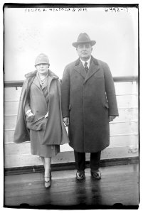 Felipe A. Mandoza & wife LCCN2014719022