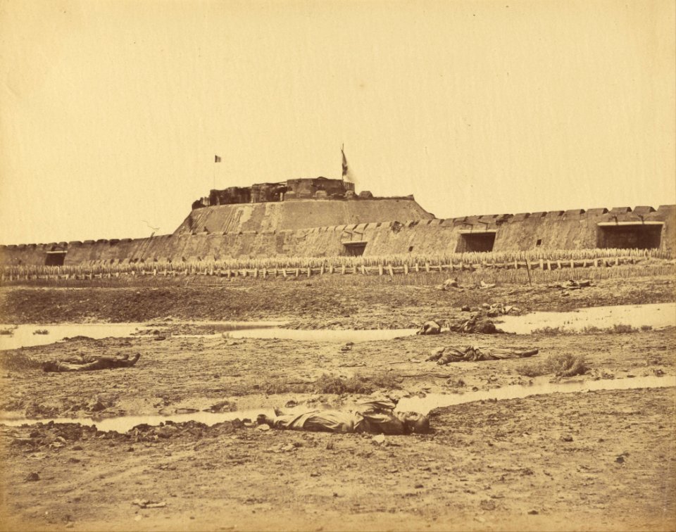 Felice Beato (British, born Italy - Rear of the North Fort Showing the Retreat of the Chinese Army, August 21, 1860 - Google Art Project