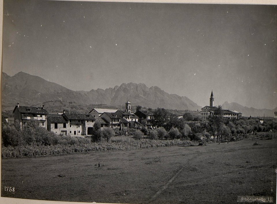 Feltre.mit Ortsausgang. (BildID 15647584)