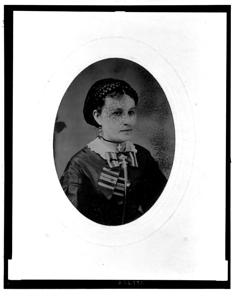 Female, head-and-shoulders LCCN2006688327