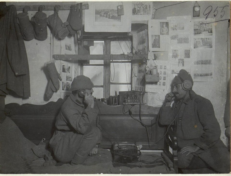 Fernsprechstelle eines türk.Artill.Gr.Kmdos.in Mieczyszczow. (BildID 15727628)