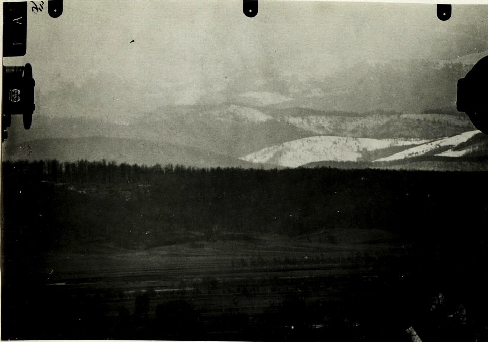 Fernaufnahme der Karpathen von Bania aus, 30.April 1917. (BildID 15590562)