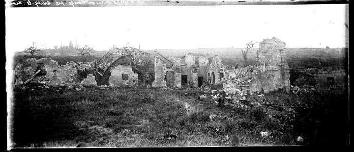 Ferme de la Maison Rouge près de Tracy le Mont - Fonds Berthelé - 49Fi1054