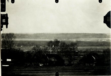 Fernaufnahme vom Dach der Kriegsvermessung Nr. 3 nach Westen, März 1917. (BildID 15590345)