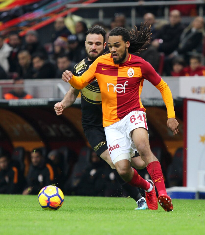 Super league turk telekom yellow red