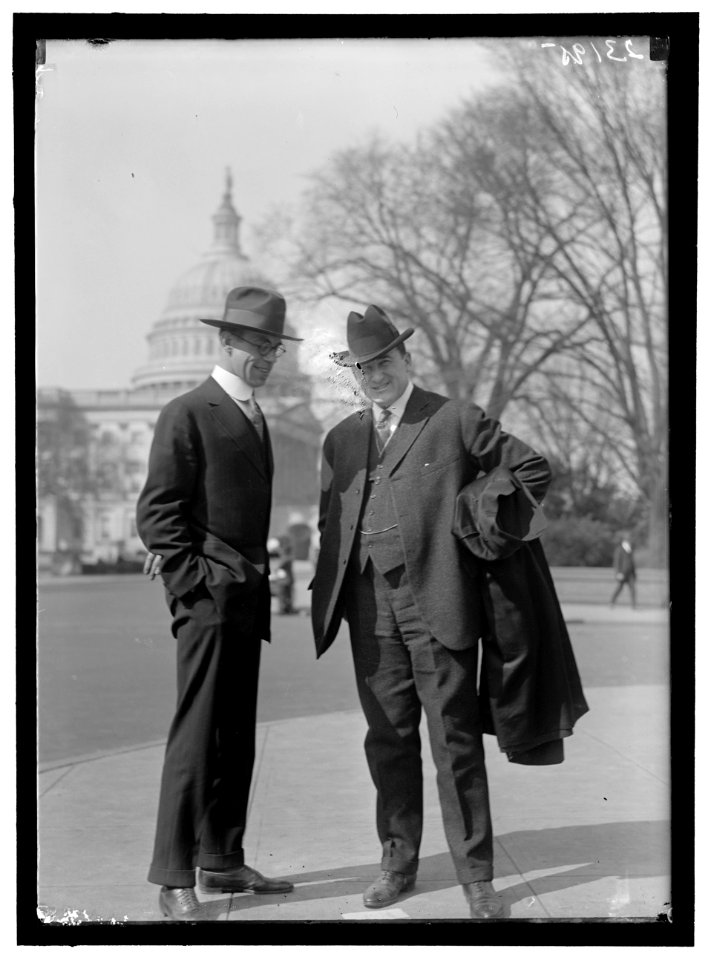 FERRIS, SCOTT, REP. FROM OKLAHOMA, 1907-1921. LEFT LCCN2016868977
