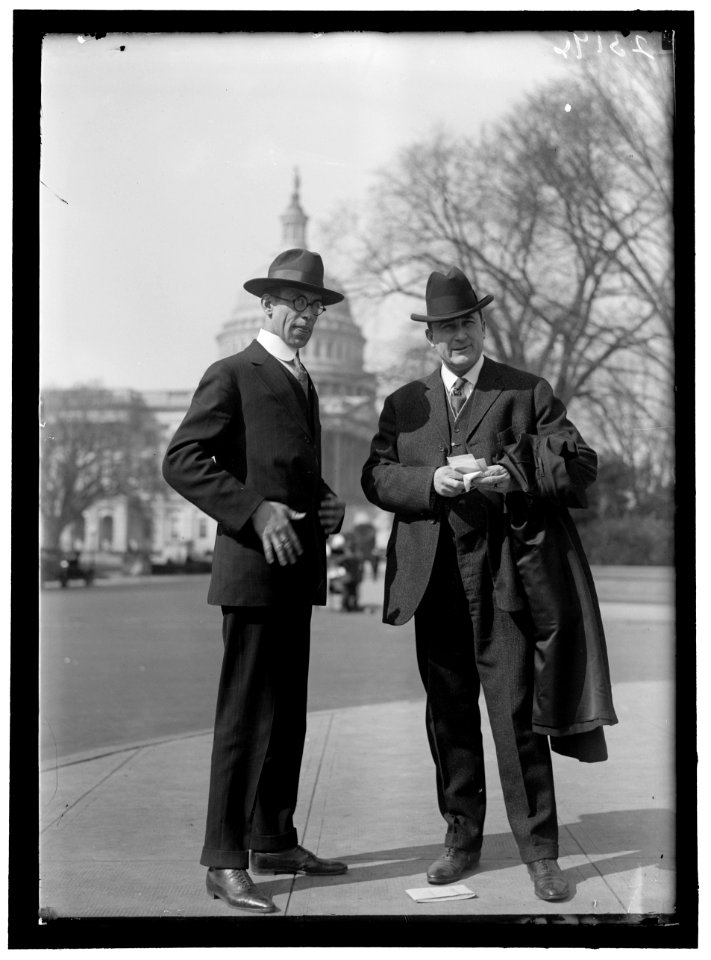 FERRIS, SCOTT, REP. FROM OKLAHOMA, 1907-1921. LEFT LCCN2016868978