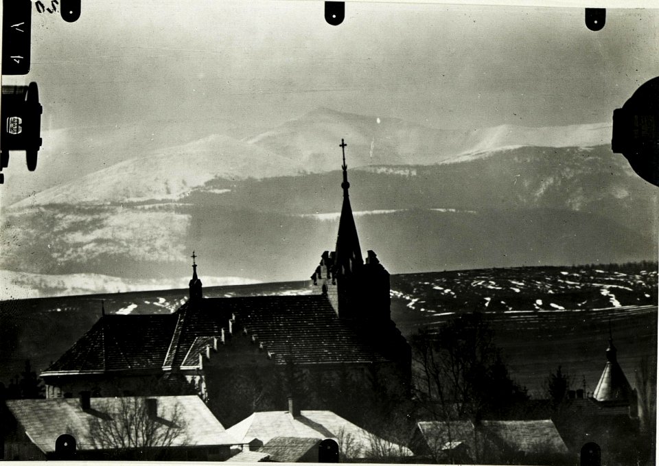 Fernaufnahme der Siwula von Bania aus, 30.April 1917. (BildID 15590520)