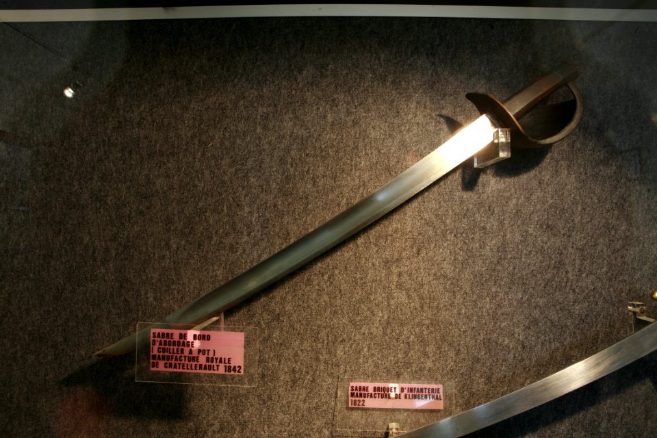 Fernch Navy sabre mg 8421