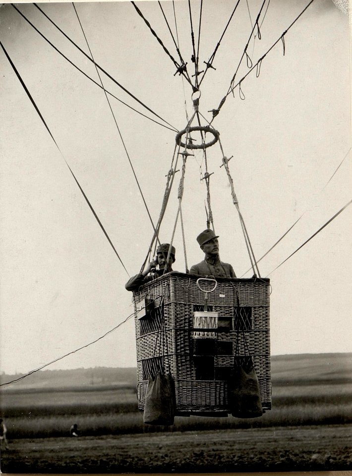 Fesselballon im Korb (BildID 15529122)
