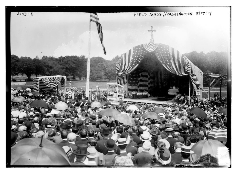 Field Mass, Wash., 5-17-14 LCCN2014696295