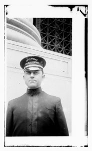 Fifth Ave. Police LCCN2014696672