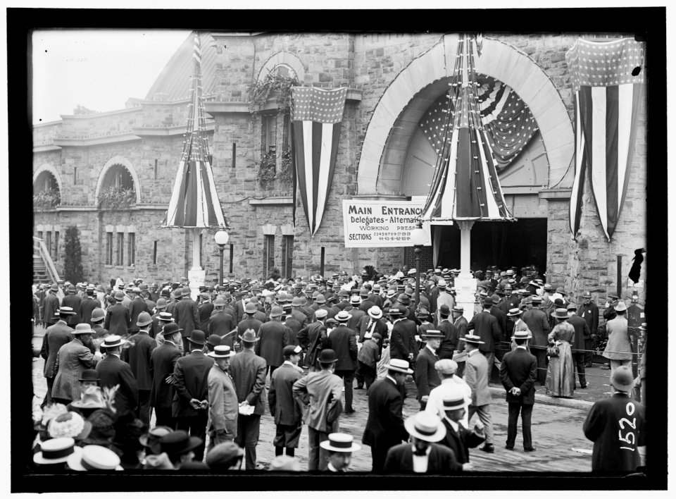 FIFTH REGIMENT ARMORY, BALTIMORE, MARYLAND. EXTERIOR SCENES DURING DEMOCRATIC NATIONAL CONVENTION LCCN2016863934