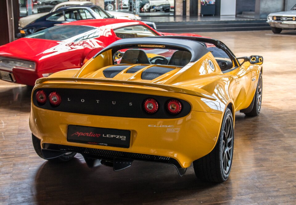 Sports car cabriolet transport system
