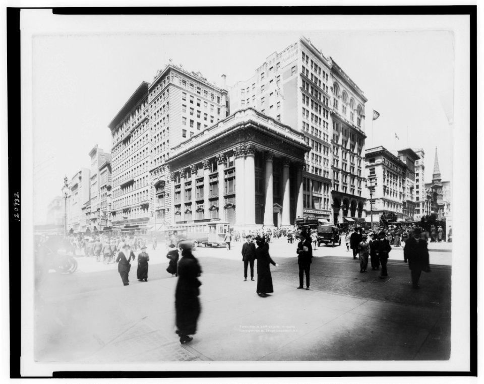 Fifth Ave. & 34th St. N.W. LCCN98508546
