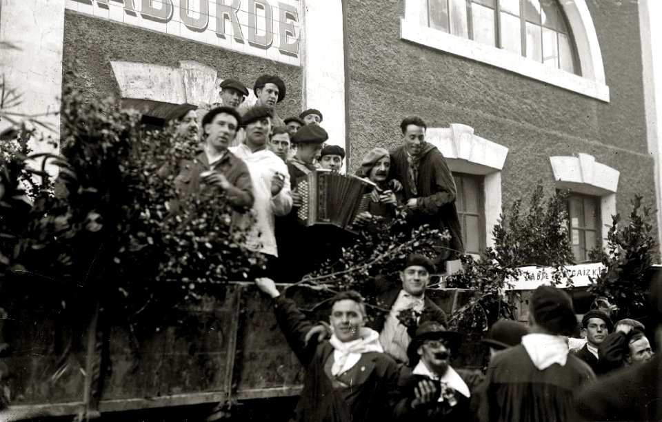 Fiestas de carnaval en Tolosa (9 de 22) - Fondo Car-Kutxa Fototeka