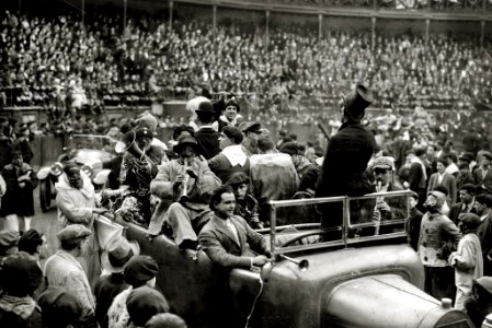 Fiestas de carnaval en la plaza de toros de Tolosa (1 de 5) - Fondo Car-Kutxa Fototeka