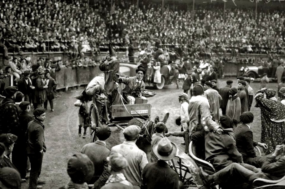 Fiestas de carnaval en la plaza de toros de Tolosa (5 de 5) - Fondo Car-Kutxa Fototeka
