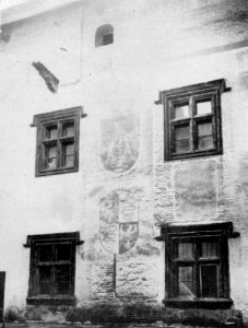 Fig 104, castello di briona, parete sud del cortile, p195, foto nigra, nigra il novarese