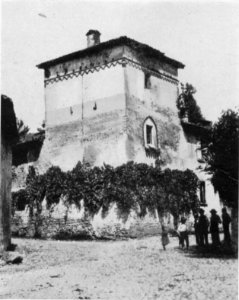 Fig 157, castello di gattico, torre di cinta, p232, foto Nigra, nigra il novarese
