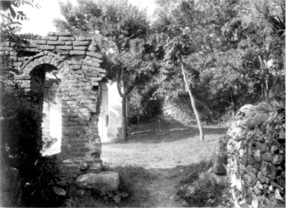 Fig 51, castello di prato sesia, porta, p160, foto nigra, nigra il novarese