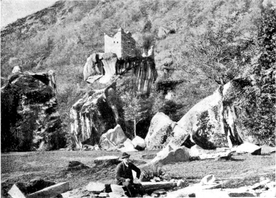 Fig 25, castello di rencio -crodo, angolo sud-ovest, p142, foto nigra, nigra il novarese