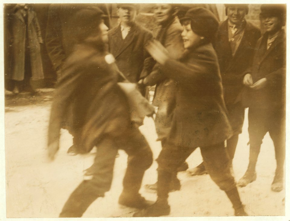 Fighting is not unusual here. In the alley, 4 P.M. LOC cph.3c07780