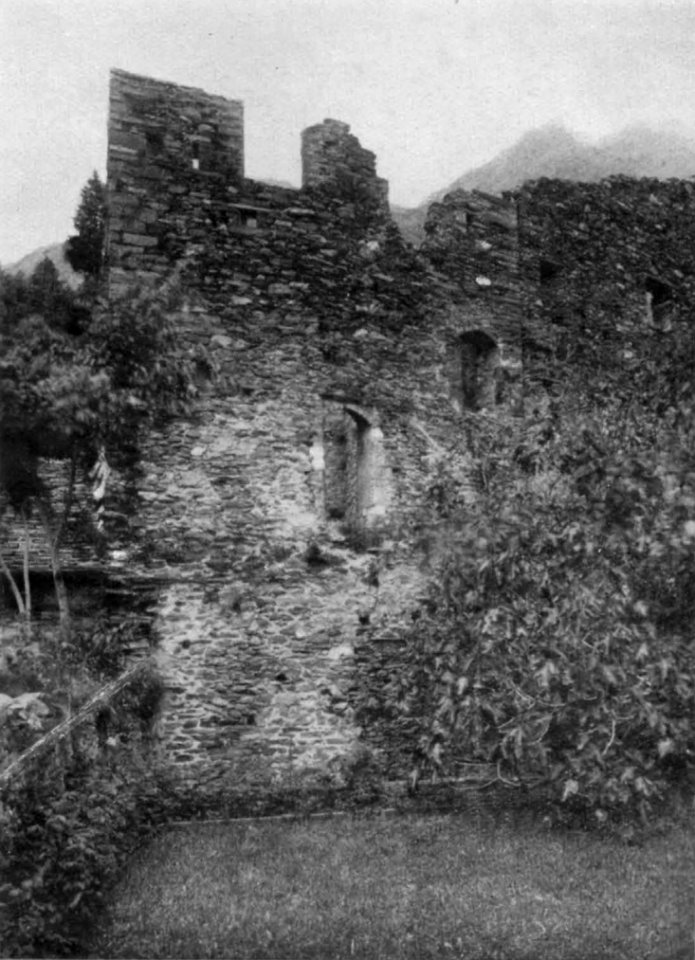 Fig 142, castello di vogogna, padiglione quadrato, p221, foto Nigra, nigra il novarese