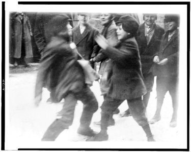 Fighting is not unusual here. In the alley, 4 P.M. LOC cph.3c07780