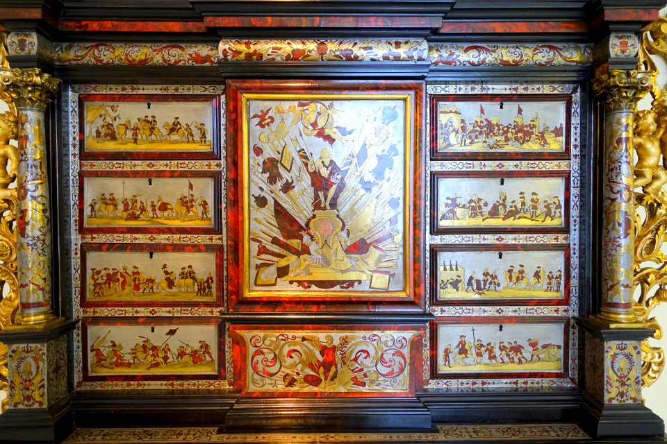 Filing cabinet for Philip V of Spain, by Hendrick van Soest, Antwerp, c. 1713, marquetry of tortoise shell, jacaranda, ebonized wood, tin, bronze - Museo Nacional de Artes Decorativas - Madrid, Spain - DSC08452