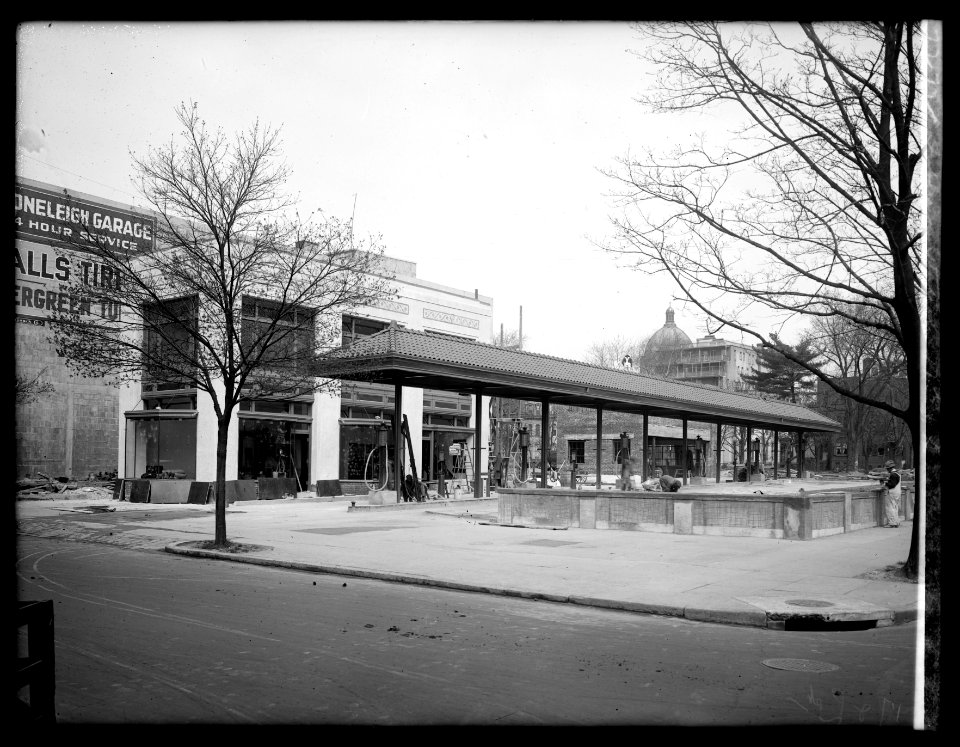 Filling station, 17th & L, (Washington, D.C.) LCCN2016823946