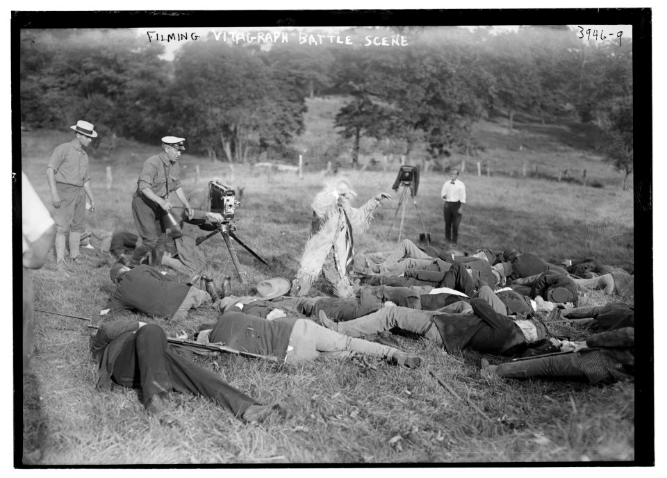 Filming Vitagraph battle scene LCCN2014702459