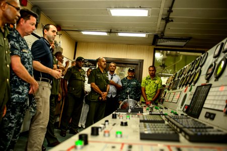 Fiji military tour USNS Mercy during Pacific Partnership 2015 150610-N-TQ272-121