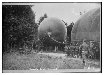 Filling Army balloon LCCN2014708464