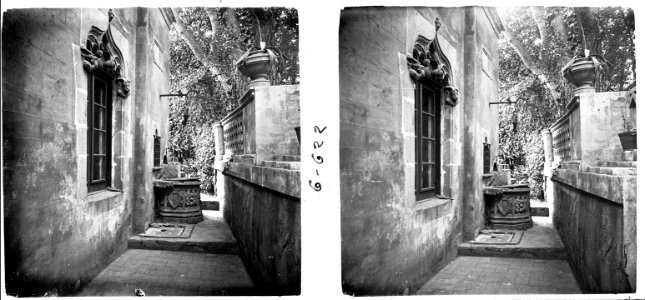 Finestra i pou de la casa Brossa Malet de Sant Gervasi