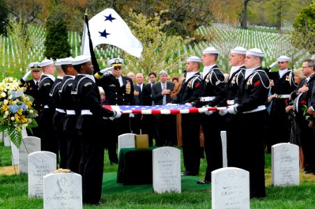 Final salute to Rear Adm. Donald Mac Showers (17640879502)