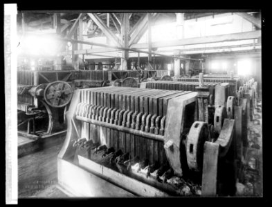 Filter Presses. Raw sugar mill. Hawaiian Islands LCCN2016824526