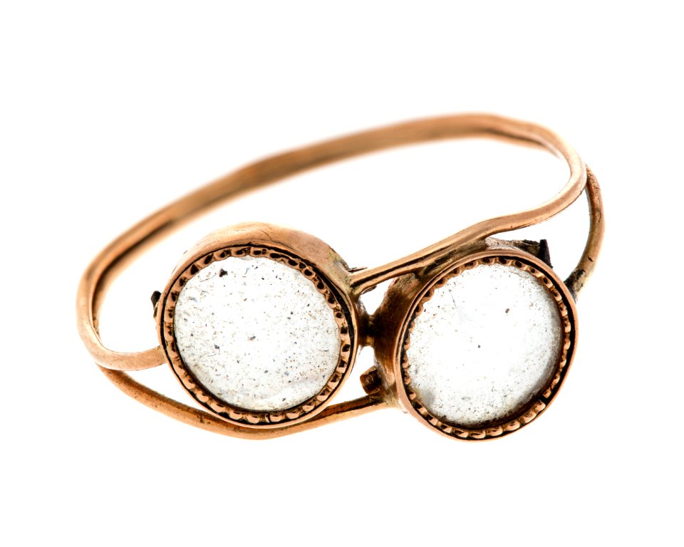 Fingerring av guld med medaljonger, 1800-talets början - Hallwylska museet - 110170