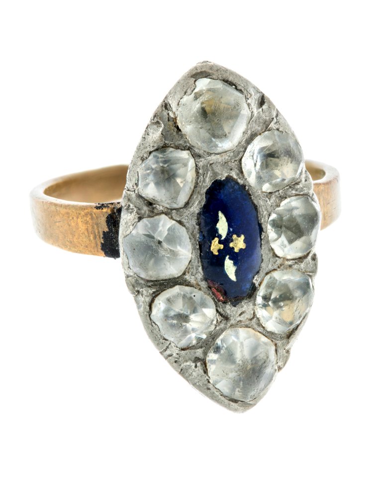 Fingerring av brons och bergkristaller, 1700-tal - Hallwylska museet - 110211