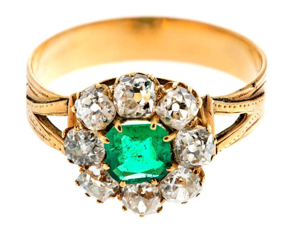 Fingerring av guld med smaragder och briljanter, 1800-tal - Hallwylska museet - 110182