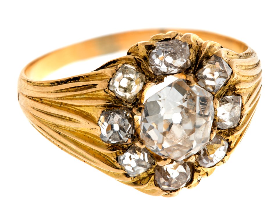 Fingerring av guld med briljanter, 1800-talets andra hälft - Hallwylska museet - 110190