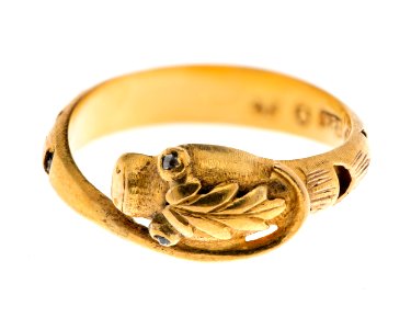 Fingerring av guld med rosenstenar - Hallwylska museet - 110011 photo