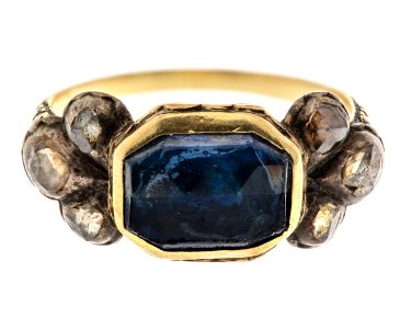 Fingerring av guld med safir och rosenstenar, 1700-tal - Hallwylska museet - 110175